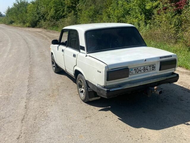 Белый ВАЗ 2107, объемом двигателя 1.5 л и пробегом 250 тыс. км за 25000 $, фото 3 на Automoto.ua
