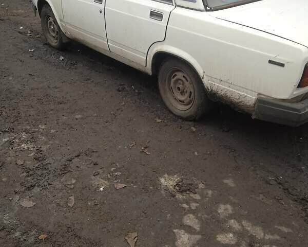 Белый ВАЗ 2107, объемом двигателя 1.5 л и пробегом 100 тыс. км за 750 $, фото 3 на Automoto.ua