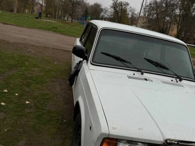 Белый ВАЗ 2107, объемом двигателя 1.5 л и пробегом 365 тыс. км за 501 $, фото 3 на Automoto.ua