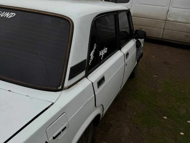 Белый ВАЗ 2107, объемом двигателя 1.5 л и пробегом 365 тыс. км за 501 $, фото 1 на Automoto.ua