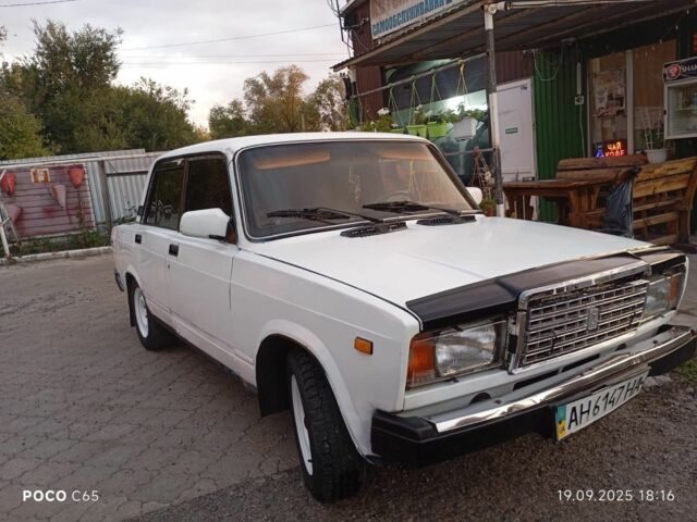 Белый ВАЗ 2107, объемом двигателя 6 л и пробегом 6 тыс. км за 607 $, фото 3 на Automoto.ua