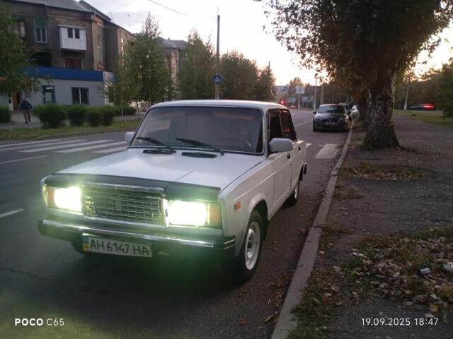 Белый ВАЗ 2107, объемом двигателя 6 л и пробегом 6 тыс. км за 607 $, фото 2 на Automoto.ua