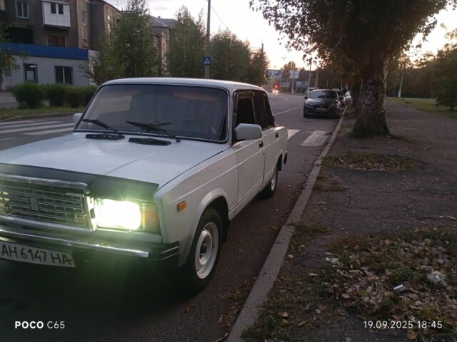 Белый ВАЗ 2107, объемом двигателя 6 л и пробегом 6 тыс. км за 607 $, фото 1 на Automoto.ua