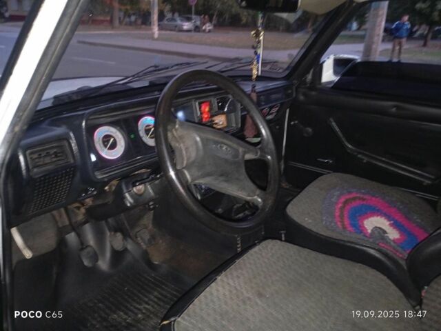 Белый ВАЗ 2107, объемом двигателя 6 л и пробегом 6 тыс. км за 607 $, фото 7 на Automoto.ua