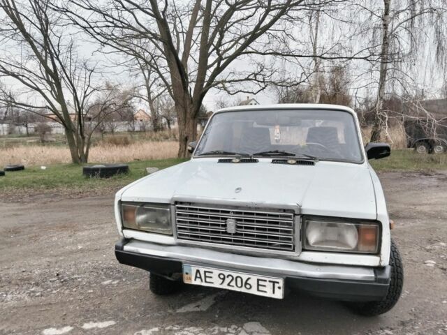 Белый ВАЗ 2107, объемом двигателя 1 л и пробегом 300 тыс. км за 824 $, фото 5 на Automoto.ua