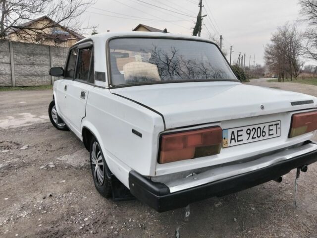 Белый ВАЗ 2107, объемом двигателя 1 л и пробегом 300 тыс. км за 824 $, фото 1 на Automoto.ua