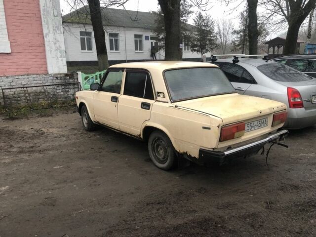 Бежевый ВАЗ 2107, объемом двигателя 1.5 л и пробегом 2 тыс. км за 400 $, фото 6 на Automoto.ua