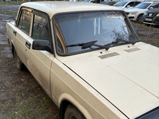 Бежевый ВАЗ 2107, объемом двигателя 1.5 л и пробегом 300 тыс. км за 591 $, фото 1 на Automoto.ua