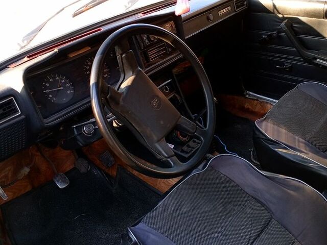 Бежевый ВАЗ 2107, объемом двигателя 1.5 л и пробегом 250 тыс. км за 830 $, фото 3 на Automoto.ua