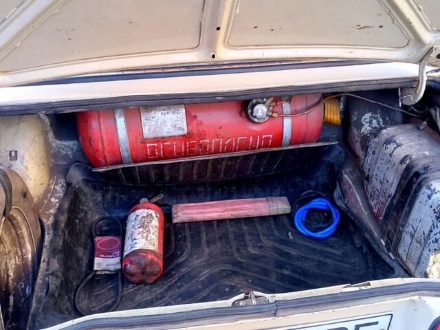 Бежевый ВАЗ 2107, объемом двигателя 1.5 л и пробегом 250 тыс. км за 830 $, фото 4 на Automoto.ua