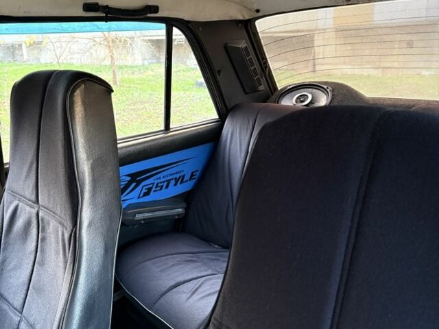 Бежевый ВАЗ 2107, объемом двигателя 1.5 л и пробегом 300 тыс. км за 591 $, фото 8 на Automoto.ua