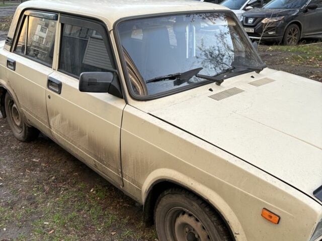Бежевый ВАЗ 2107, объемом двигателя 1.5 л и пробегом 300 тыс. км за 591 $, фото 6 на Automoto.ua