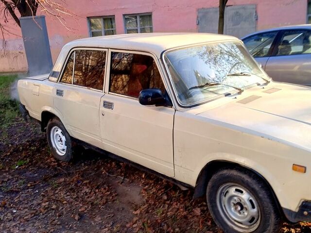 Бежевый ВАЗ 2107, объемом двигателя 1.5 л и пробегом 250 тыс. км за 830 $, фото 1 на Automoto.ua