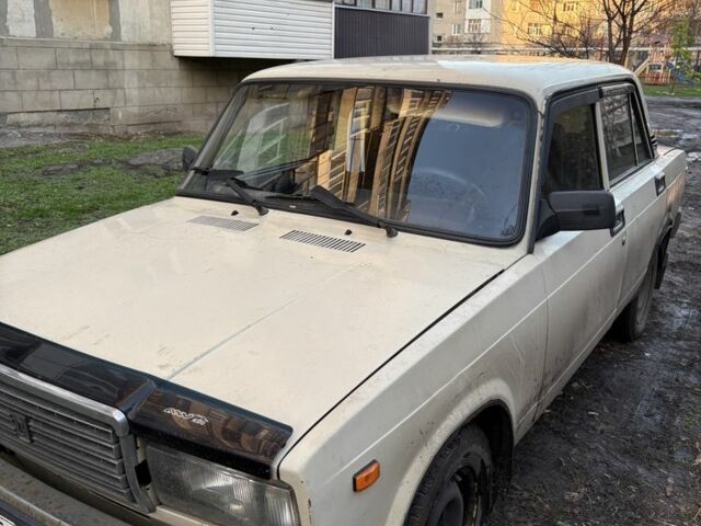Бежевый ВАЗ 2107, объемом двигателя 1.5 л и пробегом 300 тыс. км за 591 $, фото 2 на Automoto.ua