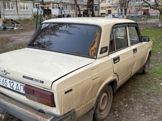 Бежевый ВАЗ 2107, объемом двигателя 1.5 л и пробегом 300 тыс. км за 591 $, фото 5 на Automoto.ua