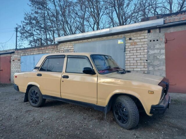 Бежевый ВАЗ 2107, объемом двигателя 1.5 л и пробегом 48 тыс. км за 700 $, фото 1 на Automoto.ua