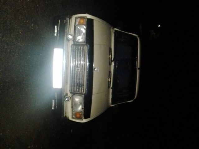 Бежевый ВАЗ 2107, объемом двигателя 1.5 л и пробегом 200 тыс. км за 332 $, фото 4 на Automoto.ua