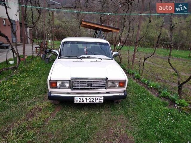 Бежевый ВАЗ 2107, объемом двигателя 1.3 л и пробегом 900 тыс. км за 950 $, фото 2 на Automoto.ua