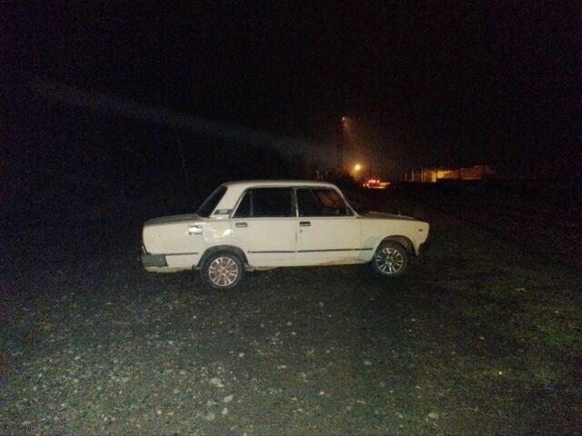 Бежевый ВАЗ 2107, объемом двигателя 1.5 л и пробегом 200 тыс. км за 332 $, фото 2 на Automoto.ua