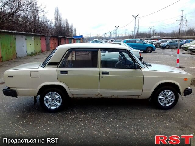 Бежевый ВАЗ 2107, объемом двигателя 1.5 л и пробегом 151 тыс. км за 500 $, фото 6 на Automoto.ua