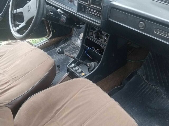 ВАЗ 2107 1986 в Виннице на Automoto.ua Бежевый ВАЗ 2107, объемом двигателя 0 л и пробегом 1000 тыс. км за 385 $, фото 5 на Automoto.ua