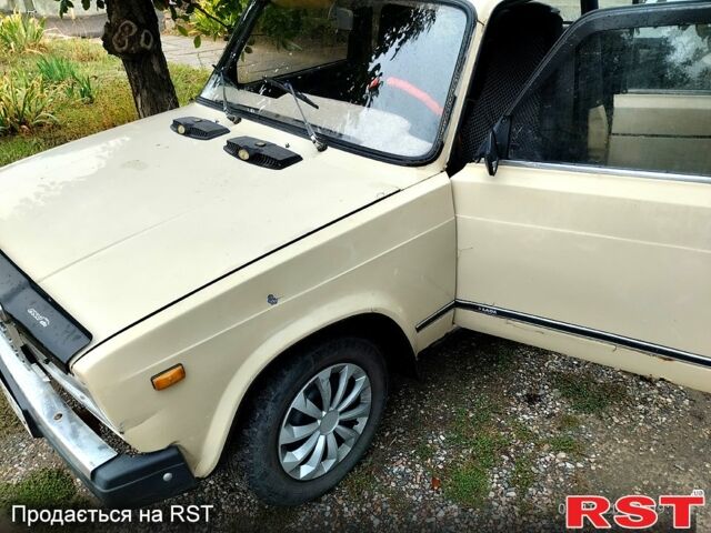 Бежевый ВАЗ 2107, объемом двигателя 1.5 л и пробегом 200 тыс. км за 700 $, фото 3 на Automoto.ua