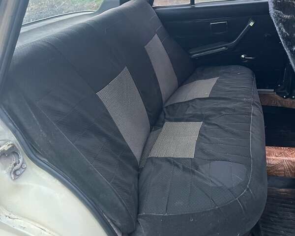 Бежевый ВАЗ 2107, объемом двигателя 1.3 л и пробегом 300 тыс. км за 600 $, фото 5 на Automoto.ua