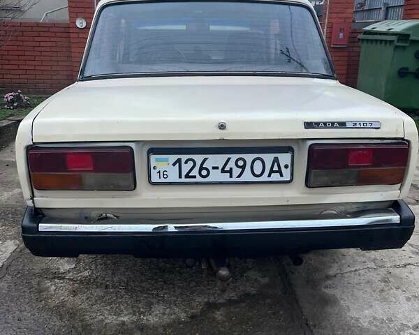 Бежевый ВАЗ 2107, объемом двигателя 1.3 л и пробегом 300 тыс. км за 600 $, фото 3 на Automoto.ua
