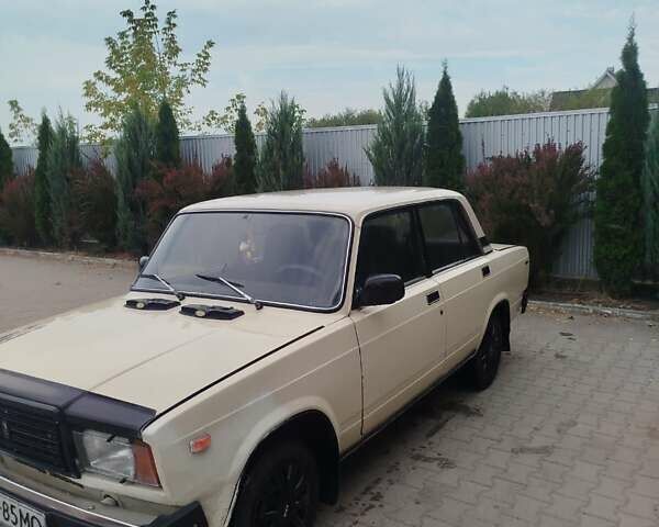 ВАЗ 2107 1987 в Черновцах на Automoto.ua Бежевый ВАЗ 2107, объемом двигателя 1.3 л и пробегом 90 тыс. км за 700 $, фото 3 на Automoto.ua