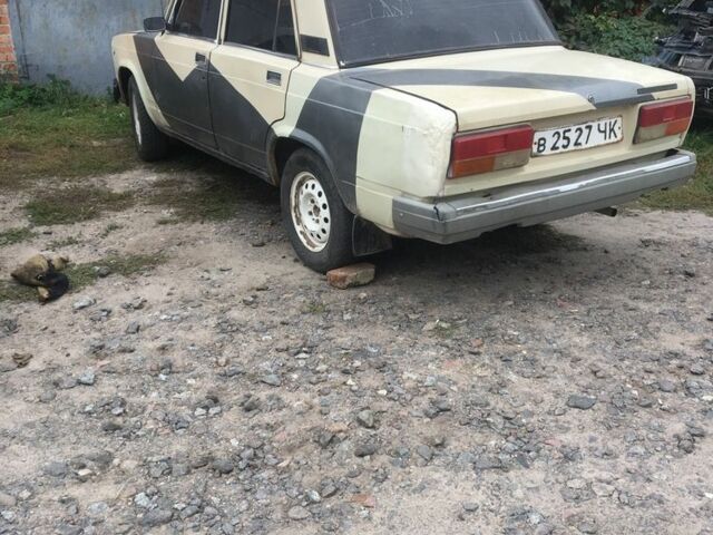 ВАЗ 2107 1988 в Жмеренке на Automoto.ua Бежевый ВАЗ 2107, объемом двигателя 1.3 л и пробегом 1 тыс. км за 384 $, фото 1 на Automoto.ua