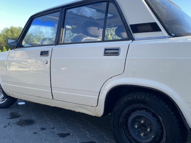 ВАЗ 2107 1988 в Черновцах на Automoto.ua Бежевый ВАЗ 2107, объемом двигателя 1.7 л и пробегом 98 тыс. км за 900 $, фото 3 на Automoto.ua