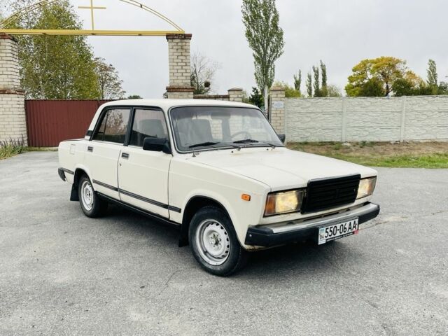 Бежевый ВАЗ 2107, объемом двигателя 1.3 л и пробегом 130 тыс. км за 600 $, фото 2 на Automoto.ua