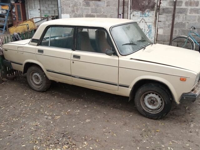 Бежевый ВАЗ 2107, объемом двигателя 1.5 л и пробегом 150 тыс. км за 595 $, фото 2 на Automoto.ua