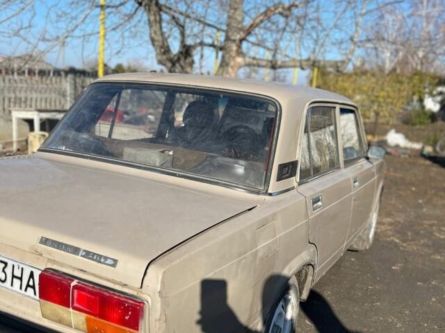 Бежевый ВАЗ 2107, объемом двигателя 0 л и пробегом 2 тыс. км за 881 $, фото 6 на Automoto.ua