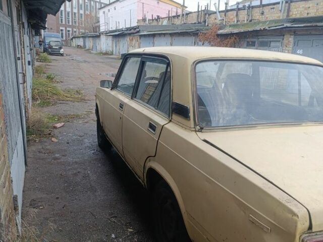 Бежевый ВАЗ 2107, объемом двигателя 1.5 л и пробегом 2 тыс. км за 308 $, фото 4 на Automoto.ua