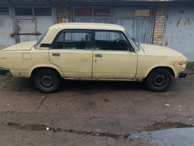 Бежевый ВАЗ 2107, объемом двигателя 1.5 л и пробегом 2 тыс. км за 308 $, фото 2 на Automoto.ua