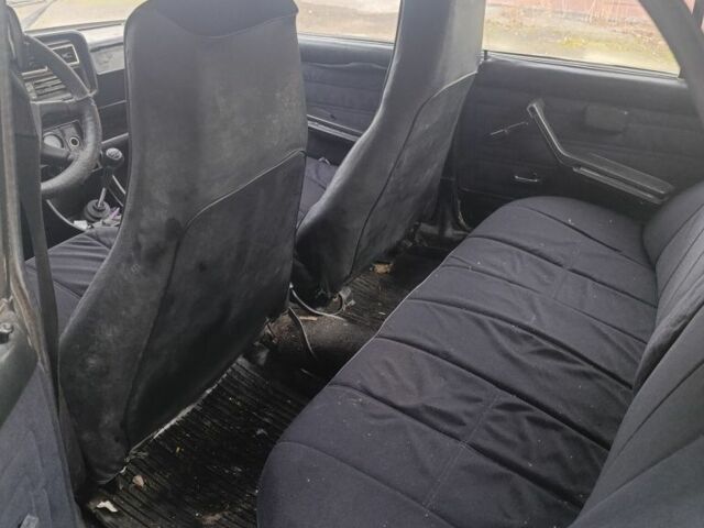 Бежевый ВАЗ 2107, объемом двигателя 1.5 л и пробегом 2 тыс. км за 308 $, фото 6 на Automoto.ua