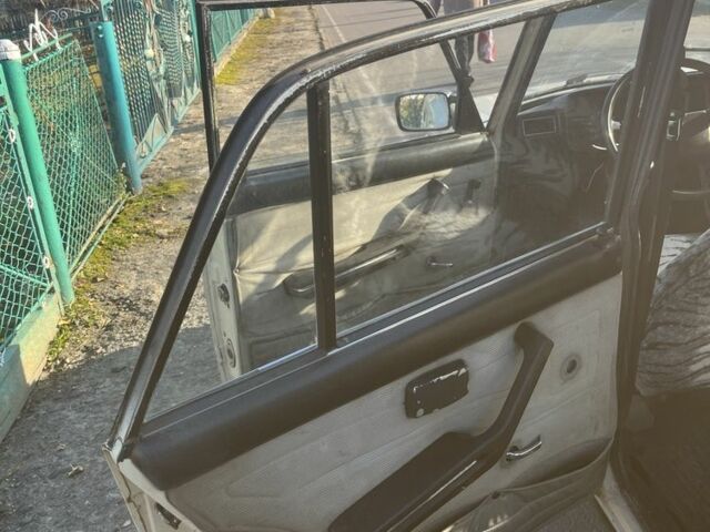 Бежевый ВАЗ 2107, объемом двигателя 1.5 л и пробегом 100 тыс. км за 800 $, фото 6 на Automoto.ua