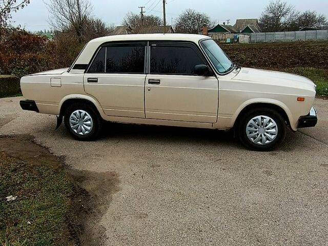 Бежевый ВАЗ 2107, объемом двигателя 1.5 л и пробегом 77 тыс. км за 1100 $, фото 3 на Automoto.ua