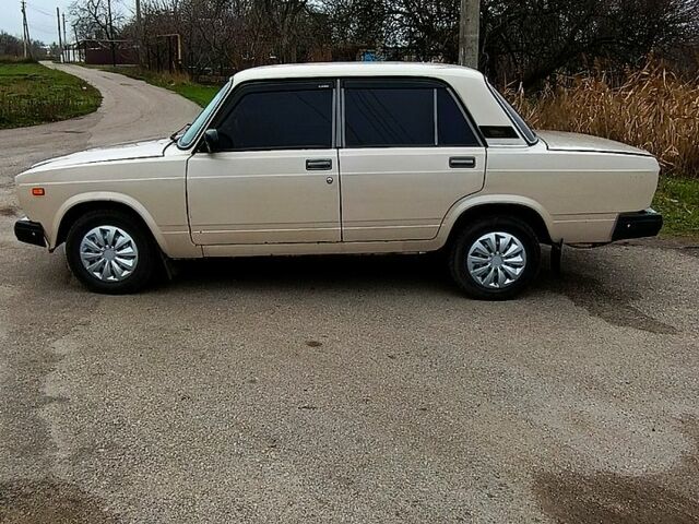 Бежевый ВАЗ 2107, объемом двигателя 1.5 л и пробегом 77 тыс. км за 1100 $, фото 6 на Automoto.ua