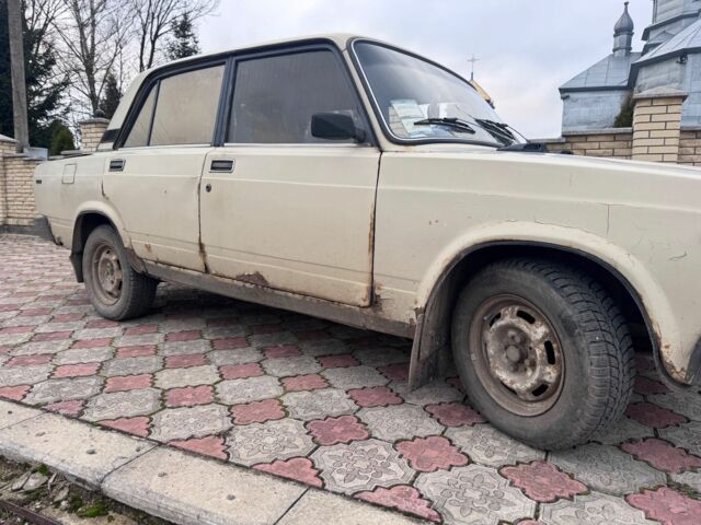 Бежевый ВАЗ 2107, объемом двигателя 1.5 л и пробегом 250 тыс. км за 350 $, фото 2 на Automoto.ua