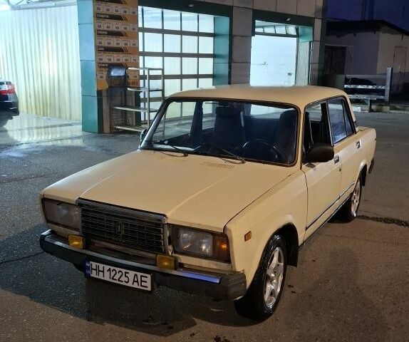 Бежевый ВАЗ 2107, объемом двигателя 1.5 л и пробегом 200 тыс. км за 900 $, фото 1 на Automoto.ua