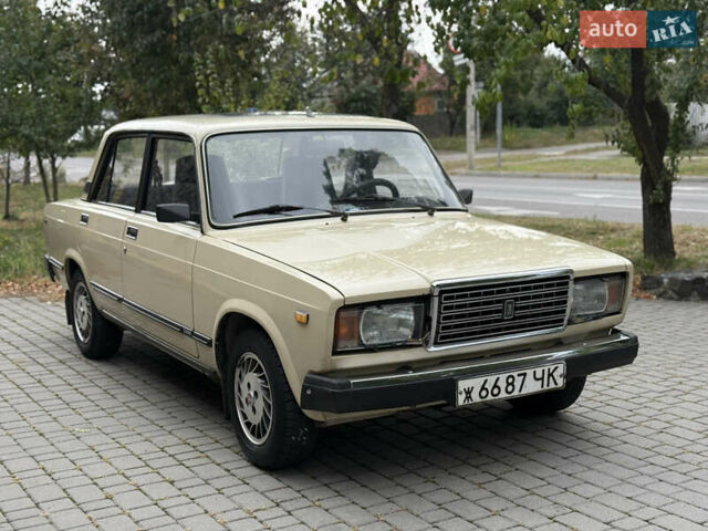 Бежевый ВАЗ 2107, объемом двигателя 1.6 л и пробегом 73 тыс. км за 2800 $, фото 1 на Automoto.ua
