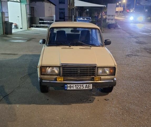 Бежевый ВАЗ 2107, объемом двигателя 1.5 л и пробегом 200 тыс. км за 900 $, фото 3 на Automoto.ua