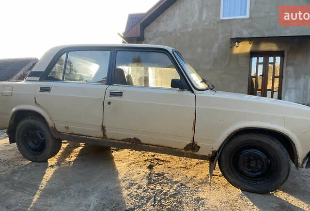 Бежевый ВАЗ 2107, объемом двигателя 1.5 л и пробегом 150 тыс. км за 400 $, фото 2 на Automoto.ua