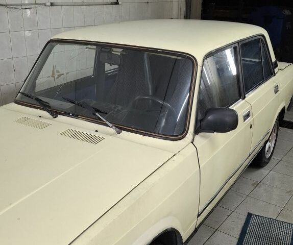 Бежевый ВАЗ 2107, объемом двигателя 1.5 л и пробегом 200 тыс. км за 900 $, фото 4 на Automoto.ua