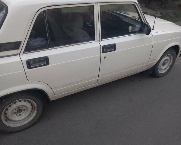 Бежевий ВАЗ 2107, об'ємом двигуна 1.5 л та пробігом 500 тис. км за 2000 $, фото 2 на Automoto.ua