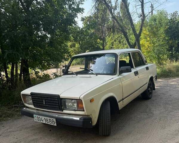 Бежевый ВАЗ 2107, объемом двигателя 1.5 л и пробегом 100 тыс. км за 900 $, фото 6 на Automoto.ua