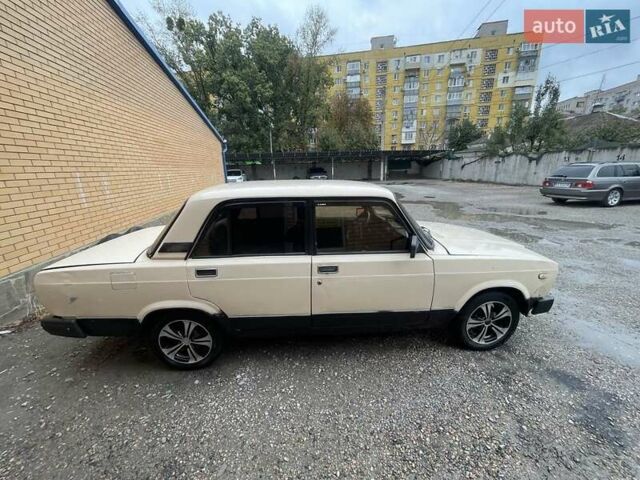 Бежевый ВАЗ 2107, объемом двигателя 1.5 л и пробегом 87 тыс. км за 900 $, фото 2 на Automoto.ua