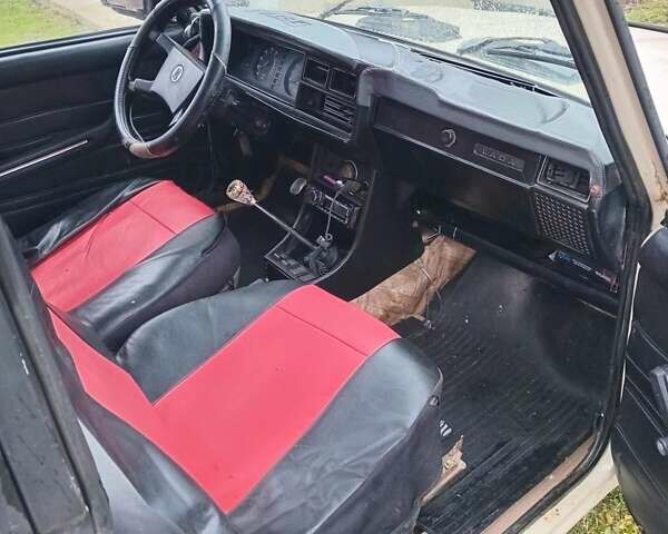 Бежевый ВАЗ 2107, объемом двигателя 1.5 л и пробегом 350 тыс. км за 593 $, фото 5 на Automoto.ua